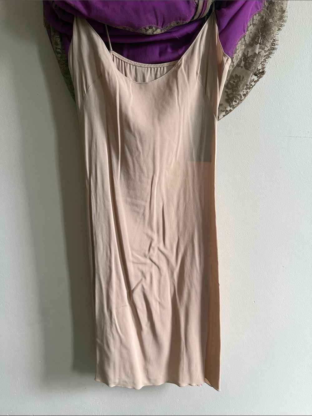 Alberta Ferretti Fuchsia silk with Neutral Lace Trim - Picture 7 of 9